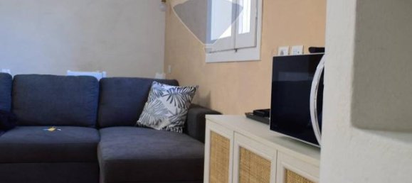 Квартира с 2 комнатами в Тринита д’Агульту э Виньола, Италия № 2246 2