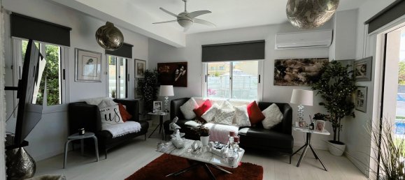 Villa de 4 dormitorios en Tala, Cyprus No. 22118 2