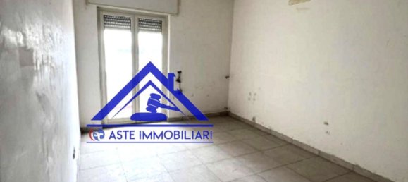 3 rooms Apartment in Sant'Antimo, Italy No. 295696 4