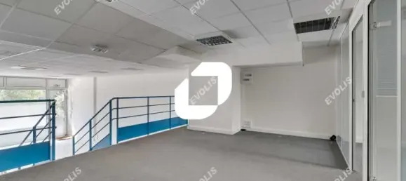 157m² Office in Paris, France No. 302405 3