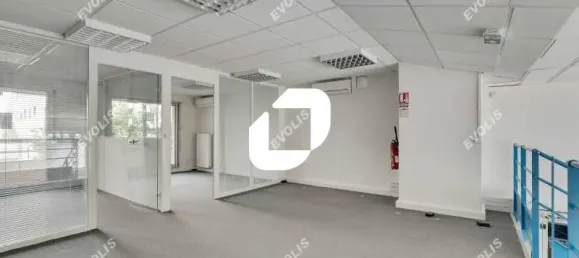 157m² Office in Paris, France No. 302405 4