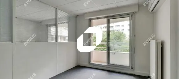 157m² Office in Paris, France No. 302405 9