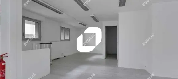 157m² Office in Paris, France No. 302405 12