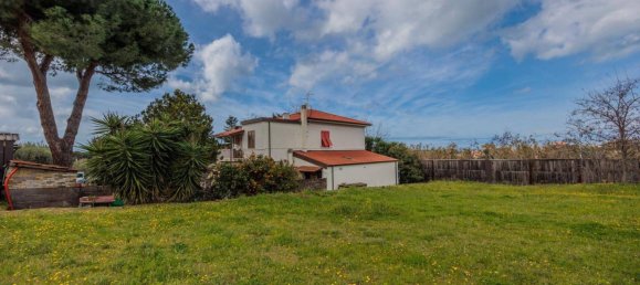 5 bedrooms Villa in San Vincenzo, Italy No. 83519 10