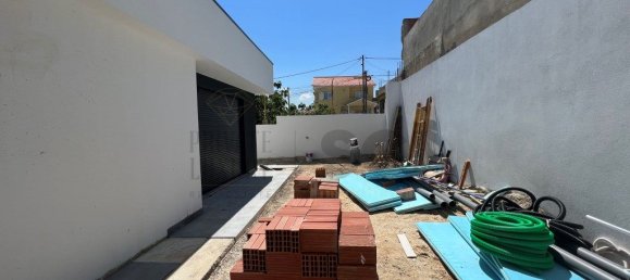 4 bedrooms House in Seixal, Portugal No. 103452 24