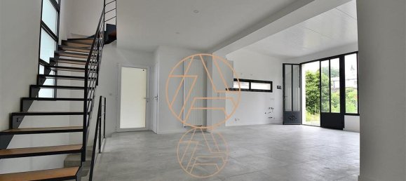 4 Schlafzimmer Villa in Saint-Maur-des-Fosses, France, Nr. 161646 2