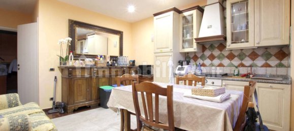 Apartamento de 2 dormitorios en Siena, Italy No. 55952 2