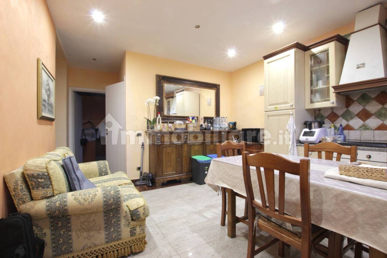 Apartamento de 2 dormitorios en Siena, Italy No. 55952