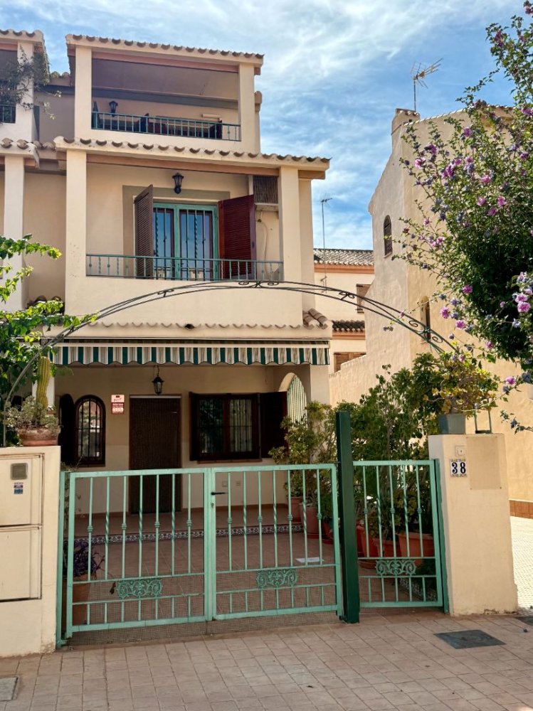 Adosado de 4 dormitorios en Los Alcázares, Spain No. 213923