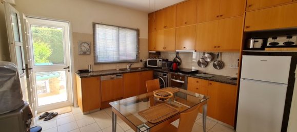 Вилла с 3 спальнями в Пафос, Кипр № 9335 10