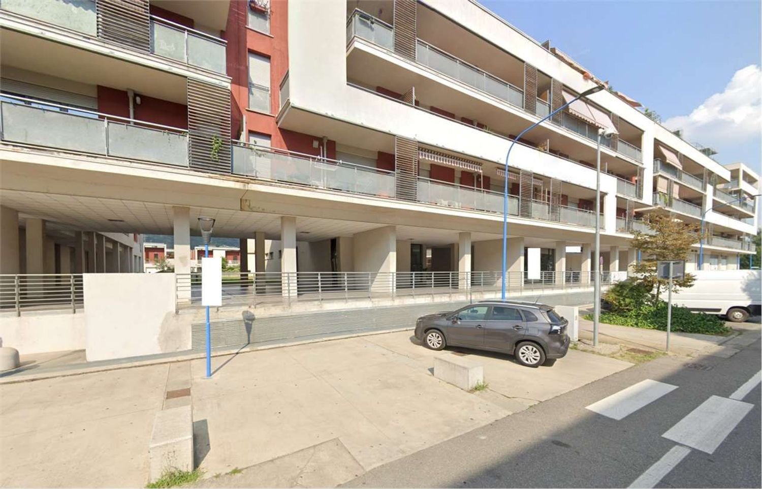 127m² Commercial property in Brescia, Italy No. 359641