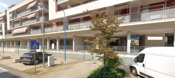 127m² Commercial property in Brescia, Italy No. 359641 3