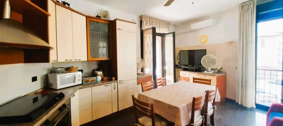 Квартира с 4 спальнями в Леньяно, Италия № 360719 4