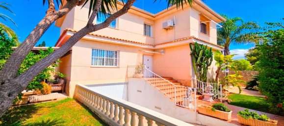 4 bedrooms House in La Pobla de Vallbona, Spain No. 180481 2