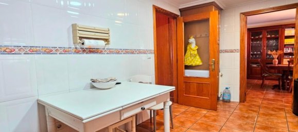 4 bedrooms House in La Pobla de Vallbona, Spain No. 180481 10