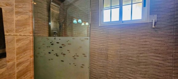 4 bedrooms House in La Pobla de Vallbona, Spain No. 180481 21