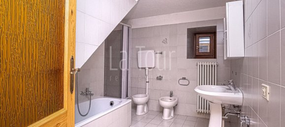 3 rooms Apartment in La Salle, Italy No. 267879 17