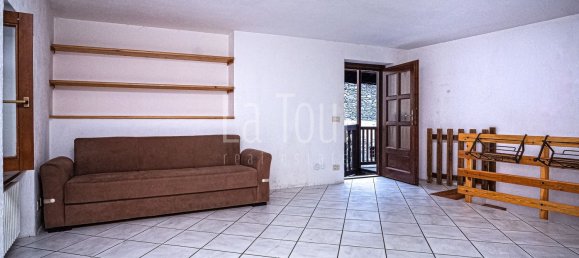 3 rooms Apartment in La Salle, Italy No. 267879 5