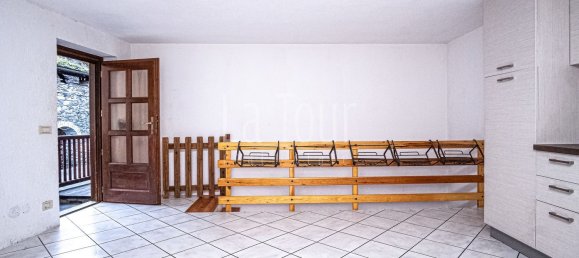 3 rooms Apartment in La Salle, Italy No. 267879 10