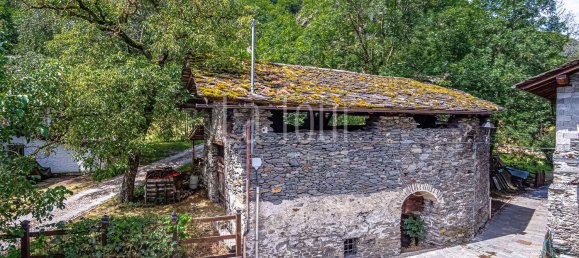 3 rooms Apartment in La Salle, Italy No. 267879 8