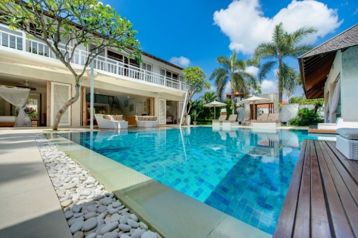 4 chambres villa à louer à Seminyak, Badung, Bali, Indonesia № 2921