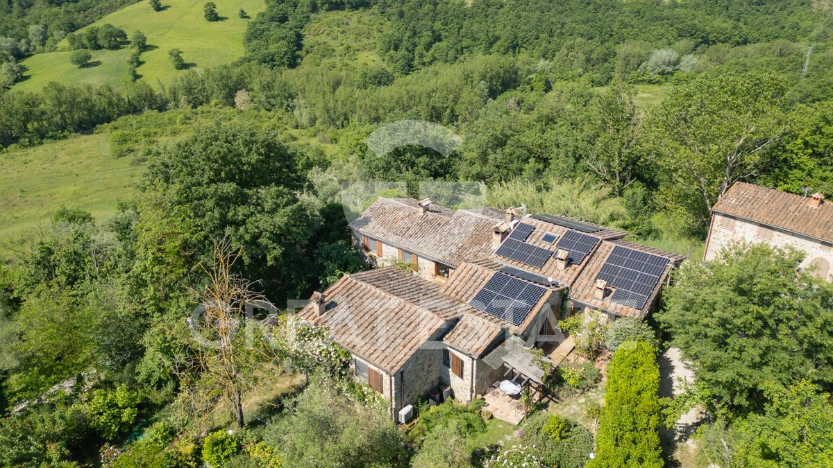 6 bedrooms House in Fabro, Italy No. 288033