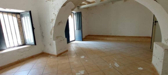 3غرفة عقار تجاري في Milazzo, Italy رقم 84101 9