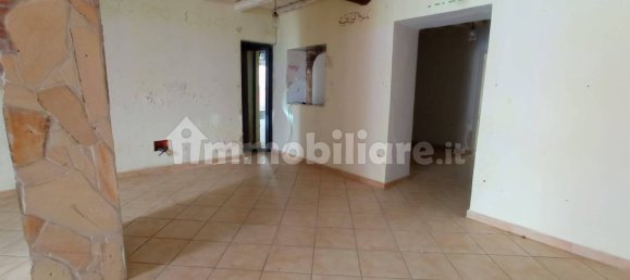 3غرفة عقار تجاري في Milazzo, Italy رقم 84101 10