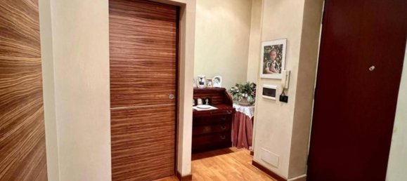 3غرفة شقة في Turin, Italy رقم 157992 36