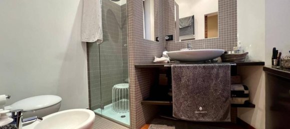 3غرفة شقة في Turin, Italy رقم 157992 27