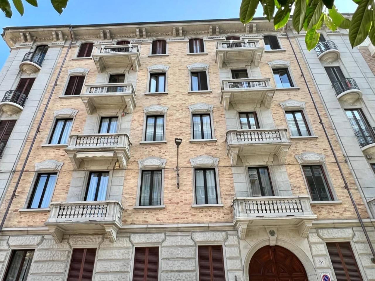 3غرفة شقة في Turin, Italy رقم 157992