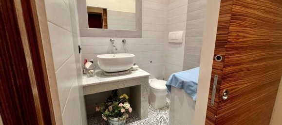 3غرفة شقة في Turin, Italy رقم 157992 32