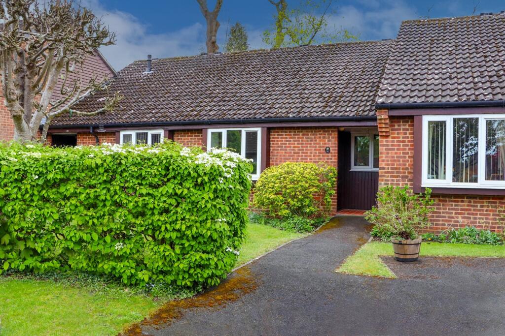 2 chambres Bungalow à Guildford, United Kingdom No. 13883