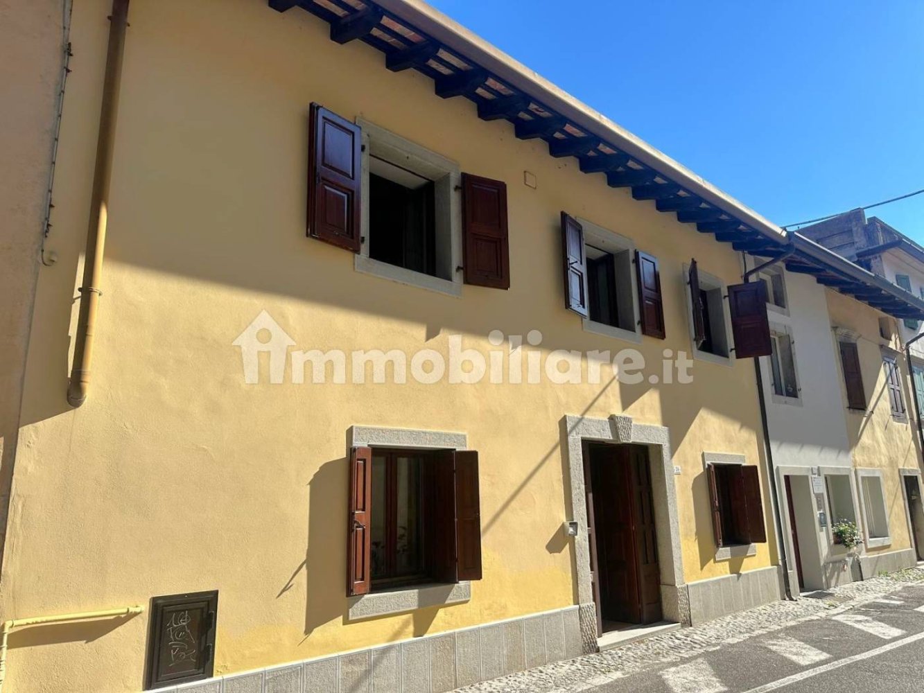 Дом с 3 спальнями в Удине, Италия № 375347