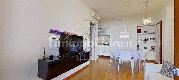 1 bedroom Apartment in Florence, Italy No. 374573 4