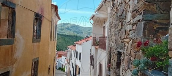 3 bedrooms House in Alvaro, Portugal No. 166687 23