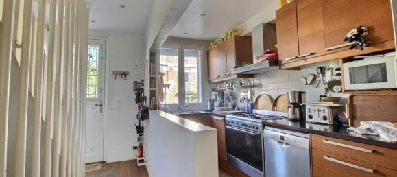 3 bedrooms House in Clamart, France No. 181151 5