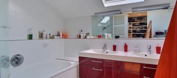 3 bedrooms House in Clamart, France No. 181151 7