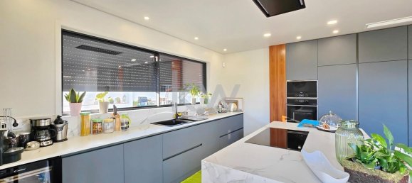 3 bedrooms House in Sao Joao da Madeira, Portugal No. 184806 27