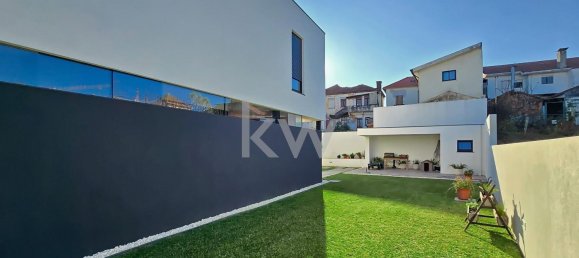 3 bedrooms House in Sao Joao da Madeira, Portugal No. 184806 4