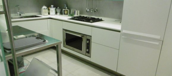 Apartamento de 6 habitaciónes en Livorno, Italy No. 163197 2