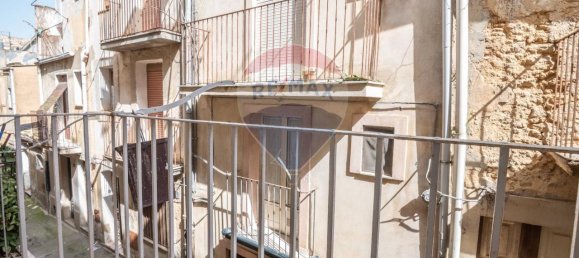 2-salle Appartement à Caltagirone, Italy No. 29891 4