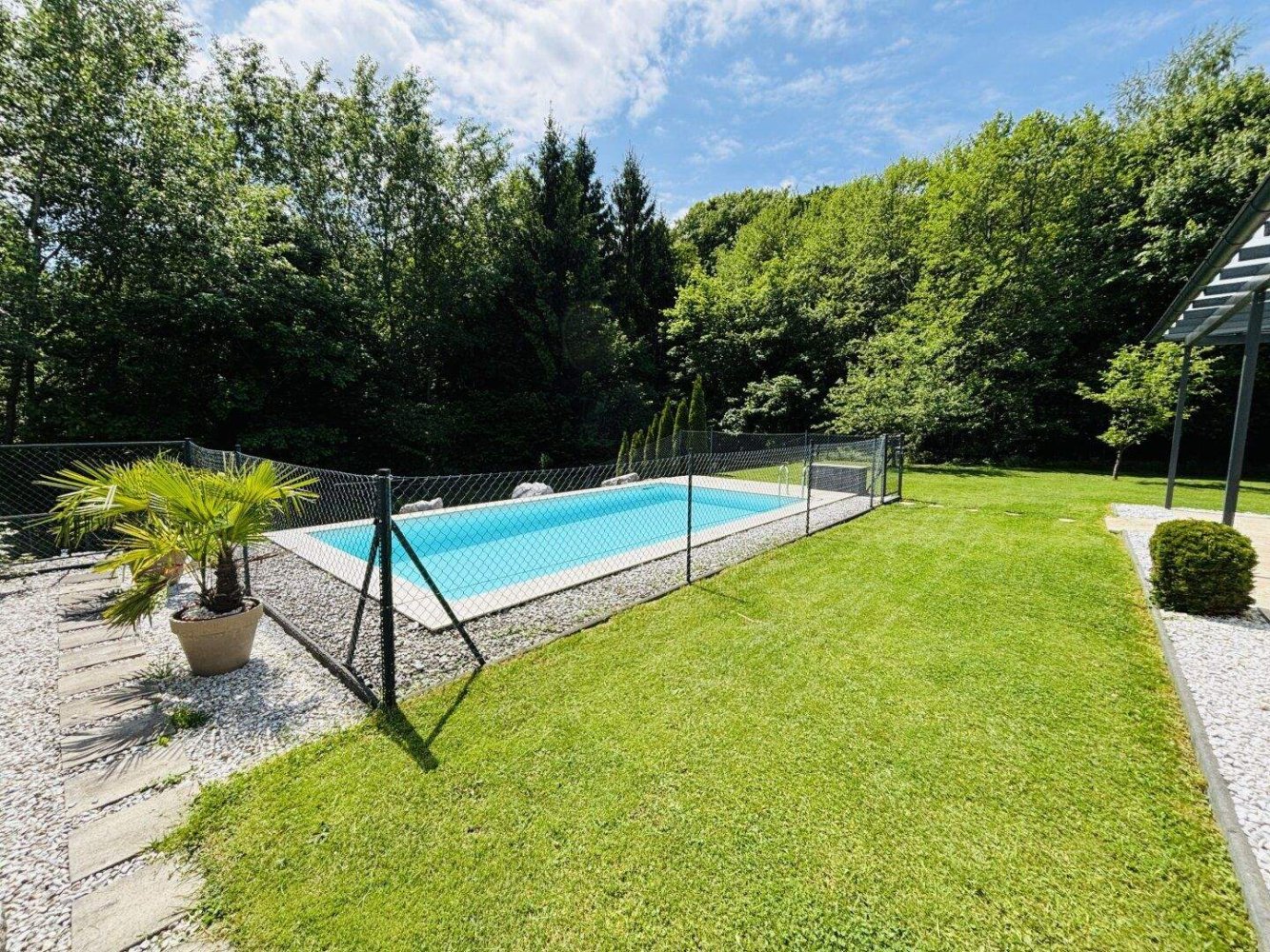 4غرفة شقة في Fernitz-Mellach, Austria رقم 98096