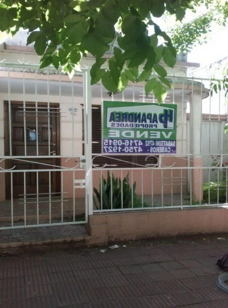 2 bedrooms House in Tres de Febrero, Argentina No. 57178