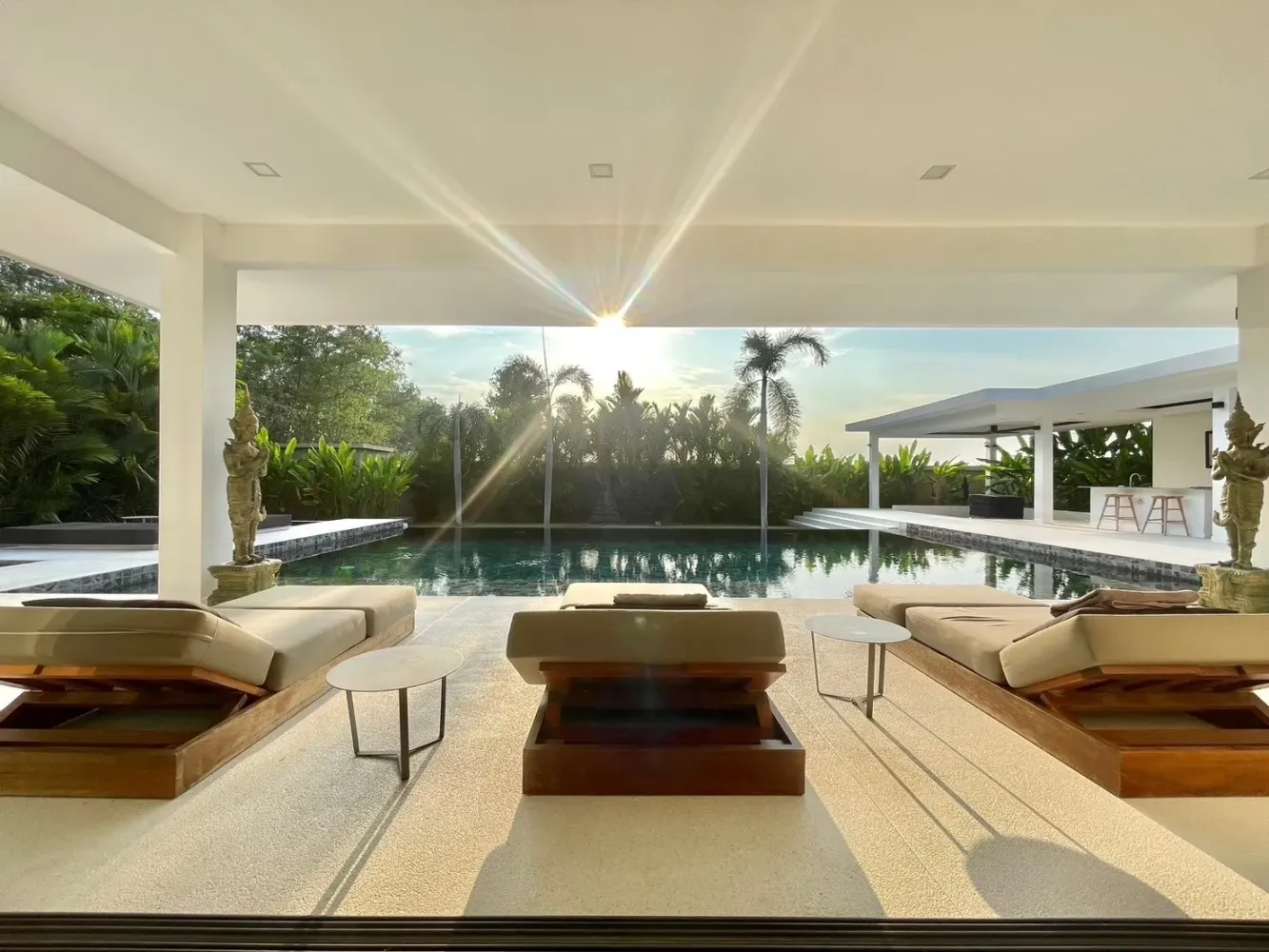 4 bedrooms Villa in Pattaya, Thailand No. 64580