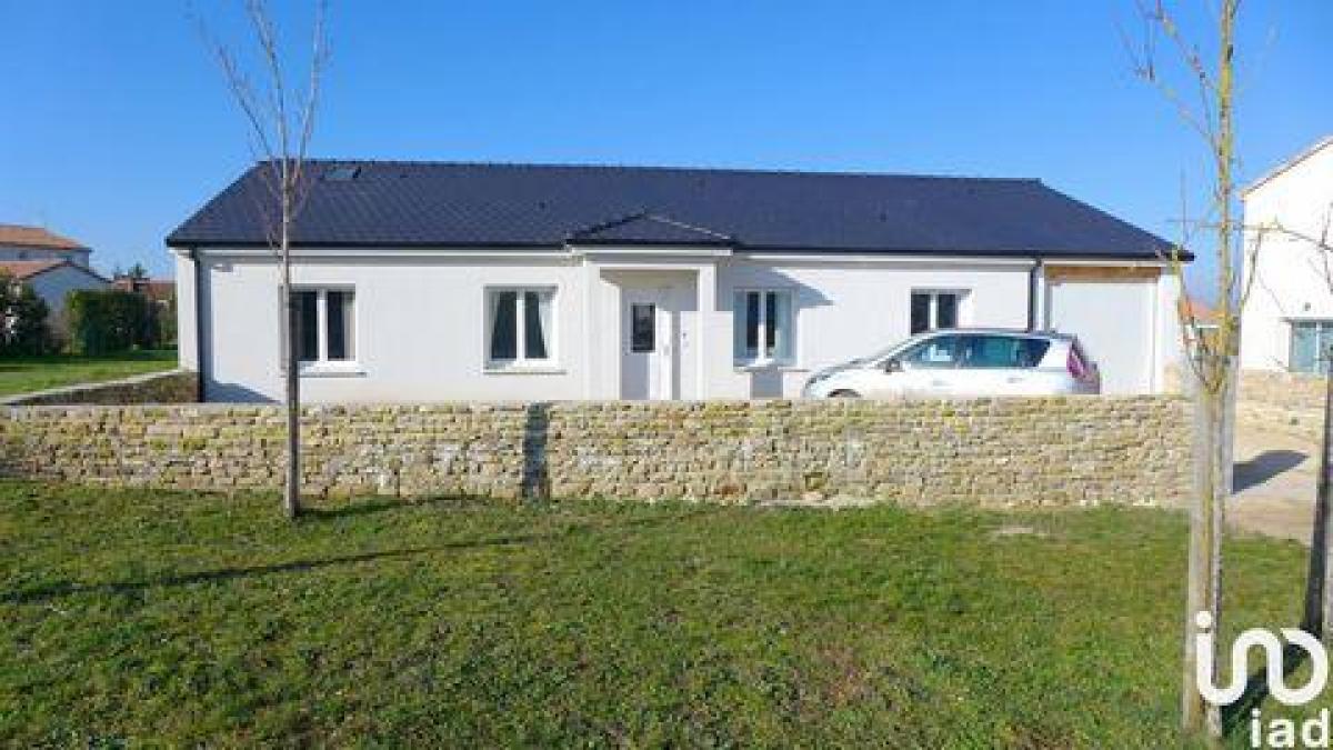 4 bedrooms House in Dissay, France No. 29123