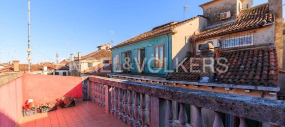 2 bedrooms Apartment in Venice, Italy No. 126136 10