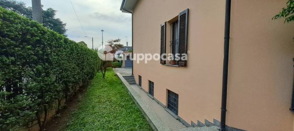 1 bedroom Apartment in Corbetta, Italy No. 337629 2