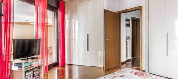3 Schlafzimmer Haus in Milan, Italy, Nr. 332126 11