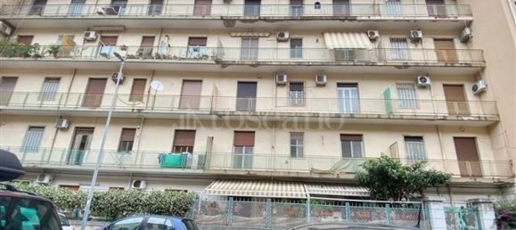 7 rooms Apartment in Messina, Italy No. 74760 3
